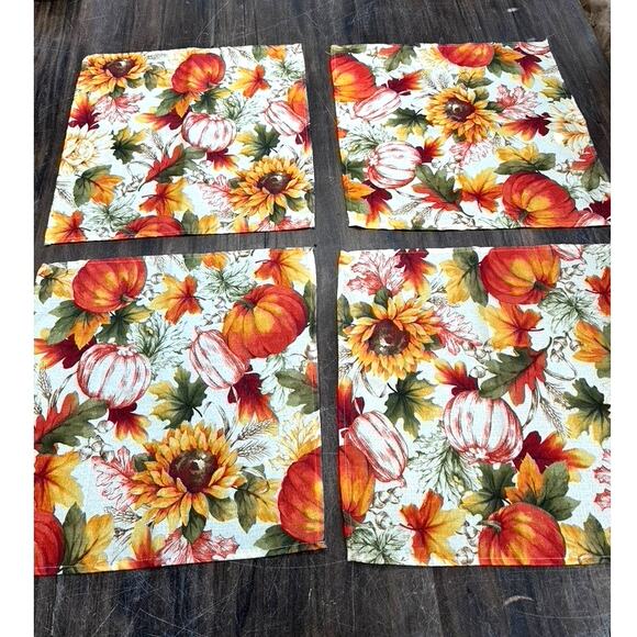 Set Of 4 Fall Napkins ,17x 17, Looks new but no tags - Picture 3 of 11